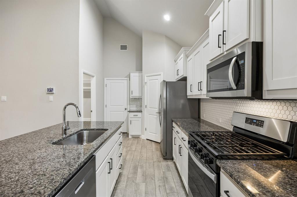 1200 Starling Street