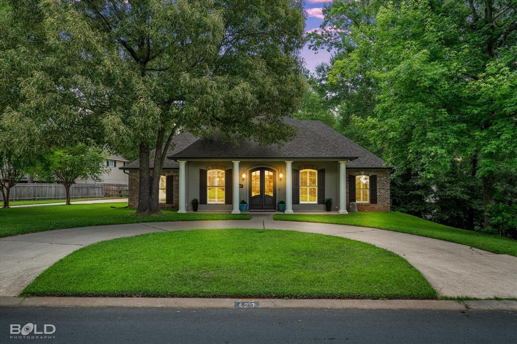 423 Dogwood South Lane