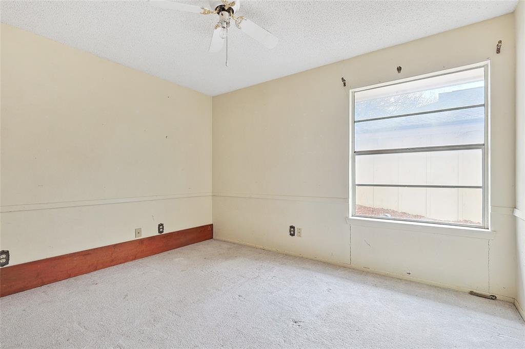 RUNAWAY BAY UNIT 4 - Residential