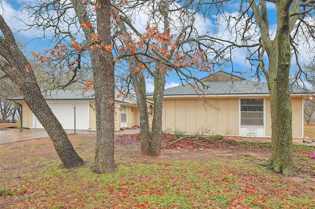 RUNAWAY BAY UNIT 4 - Residential