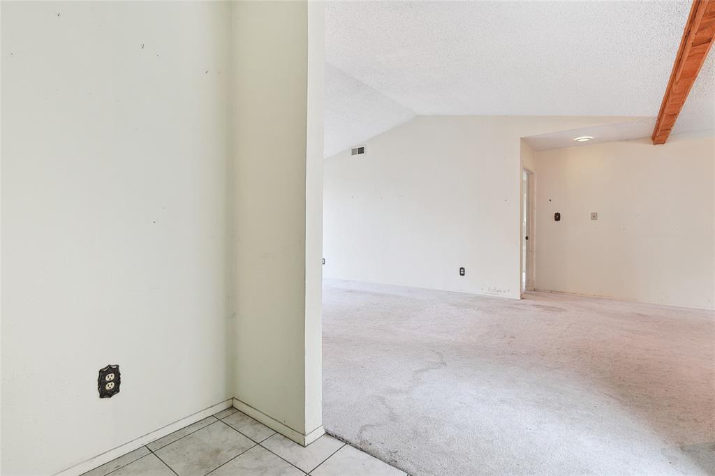 RUNAWAY BAY UNIT 4 - Residential