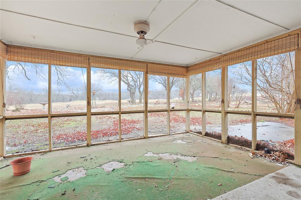 RUNAWAY BAY UNIT 4 - Residential