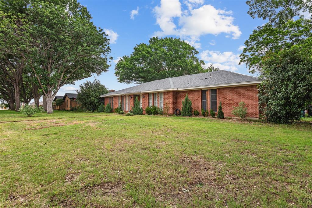 2512 Buckingham Drive