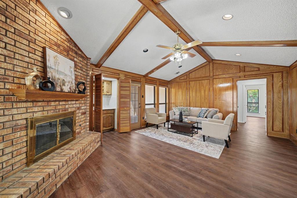 1230 Lochness Lane