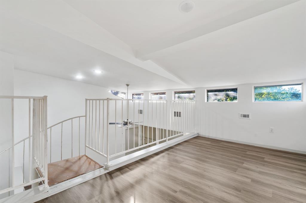 Saint Claire Woods Twnhs - Residential Lease