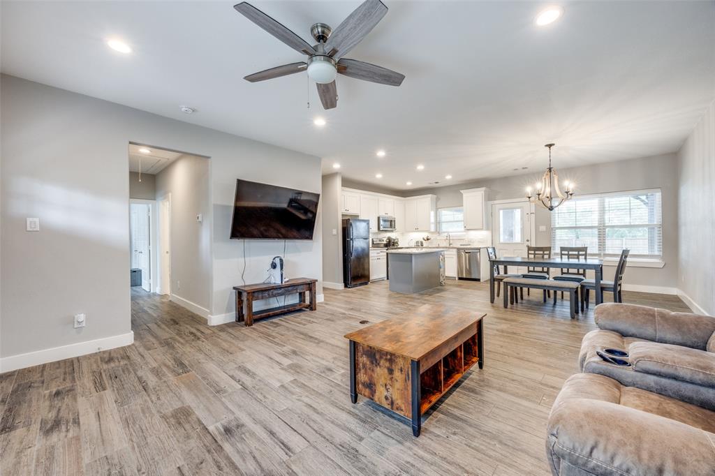 205 W Travis Street