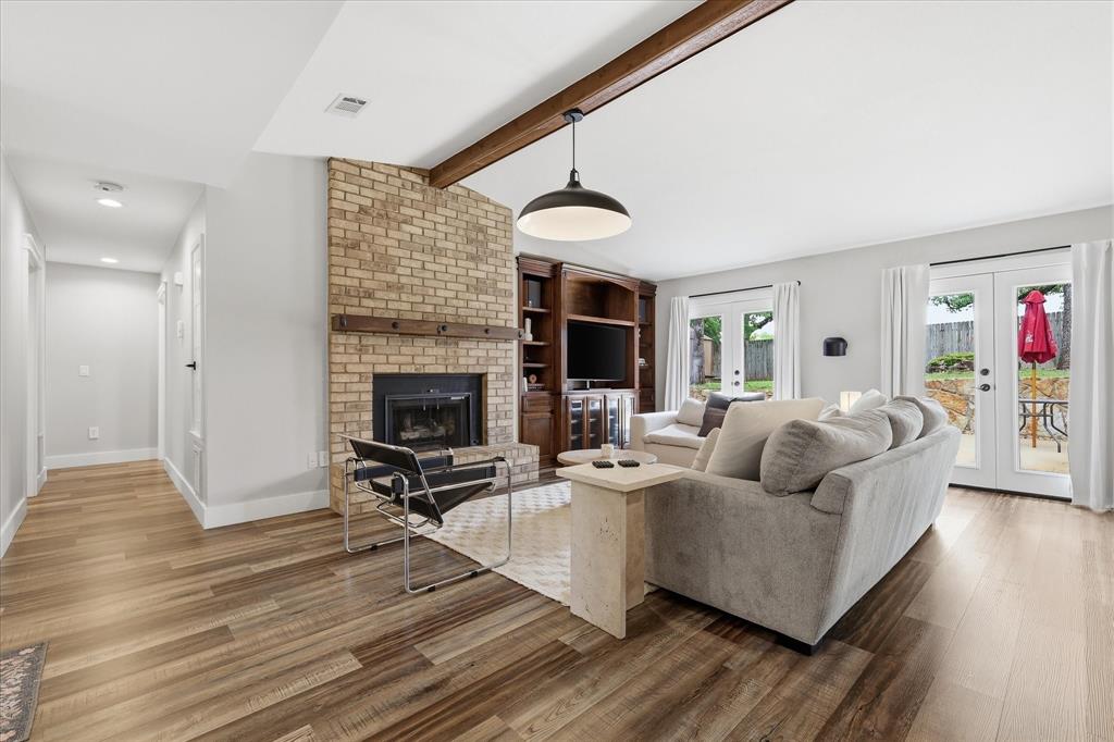 411 Lake Vista E