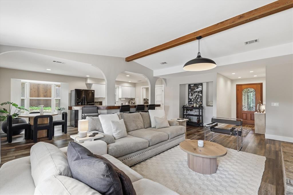 411 Lake Vista E