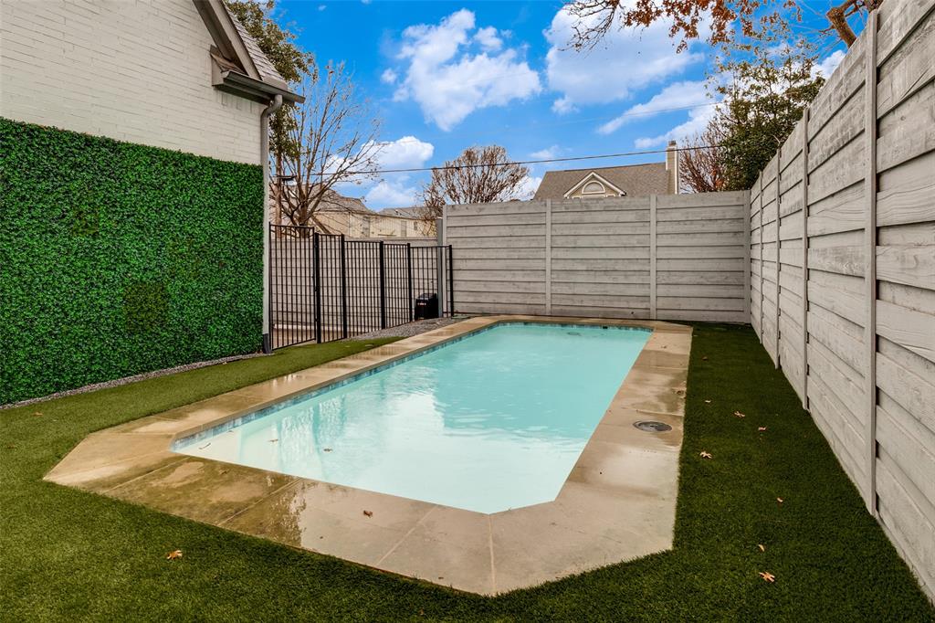 S M U Heights - Residential