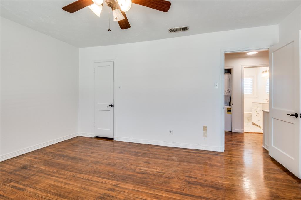 Dallas, Texas 75209, United States, 2 Bedrooms Bedrooms, ,1 BathroomBathrooms,Residential,Pending,120152