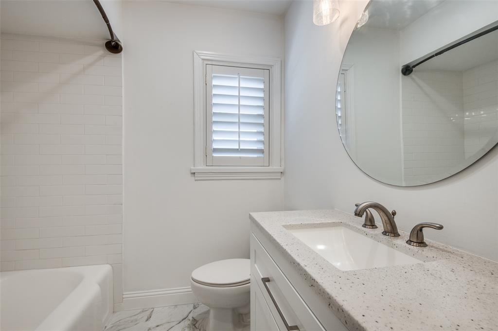 Dallas, Texas 75209, United States, 2 Bedrooms Bedrooms, ,1 BathroomBathrooms,Residential,Pending,120152