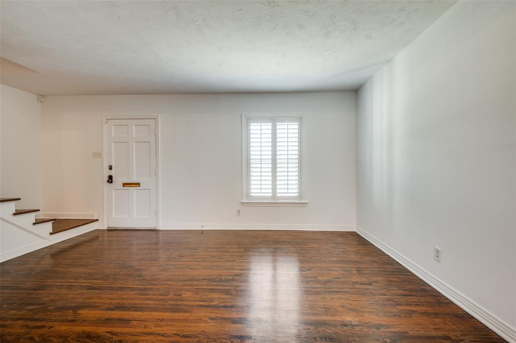 Dallas, Texas 75209, United States, 2 Bedrooms Bedrooms, ,1 BathroomBathrooms,Residential,Pending,120152