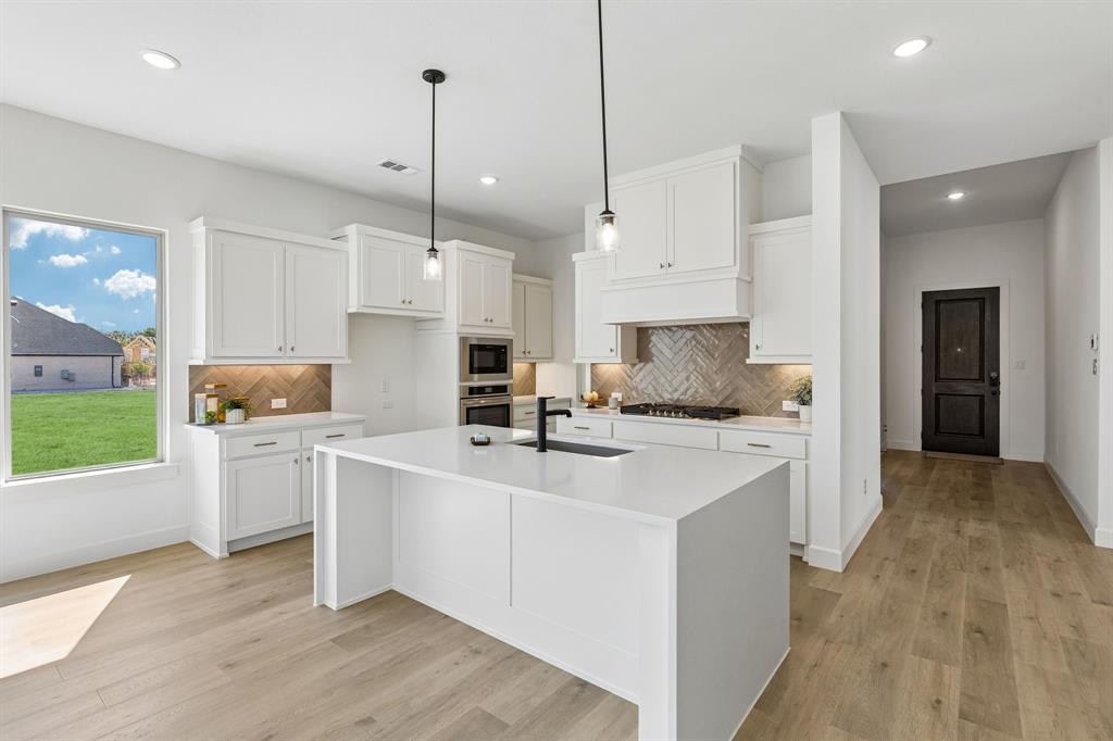 1820 Vetiver Glow Drive