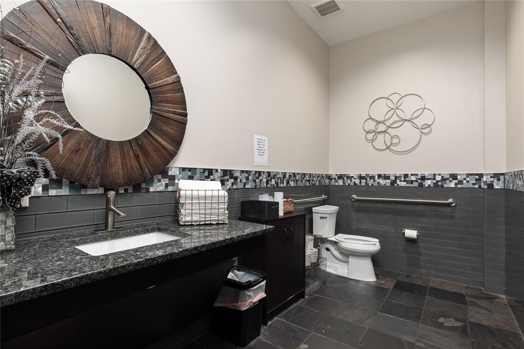 Creekside Plaza Mansfield - Commercial Lease