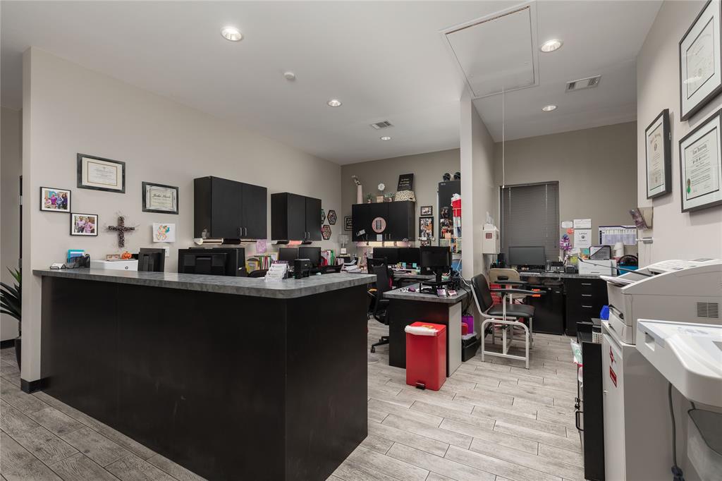 Creekside Plaza Mansfield - Commercial Lease