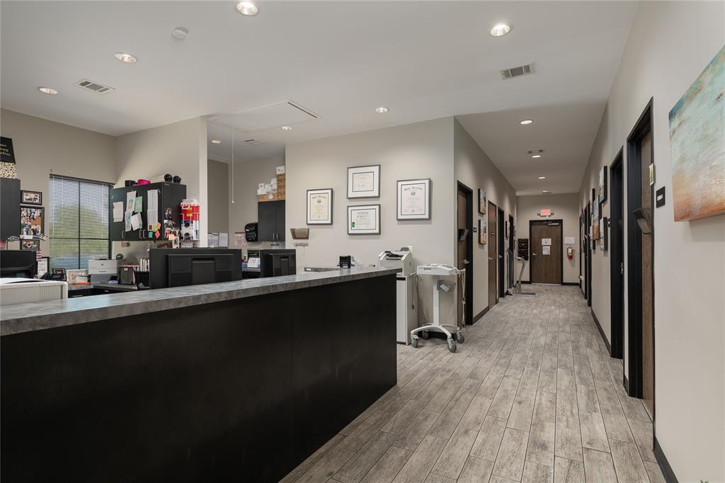 Creekside Plaza Mansfield - Commercial Lease