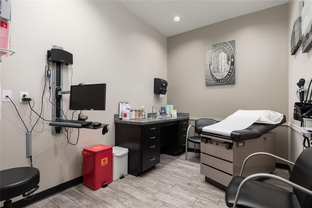 Creekside Plaza Mansfield - Commercial Lease