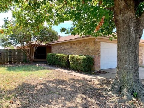 Photo of 539 Canary Lane, Red Oak, TX 75154 (MLS # 21215156)