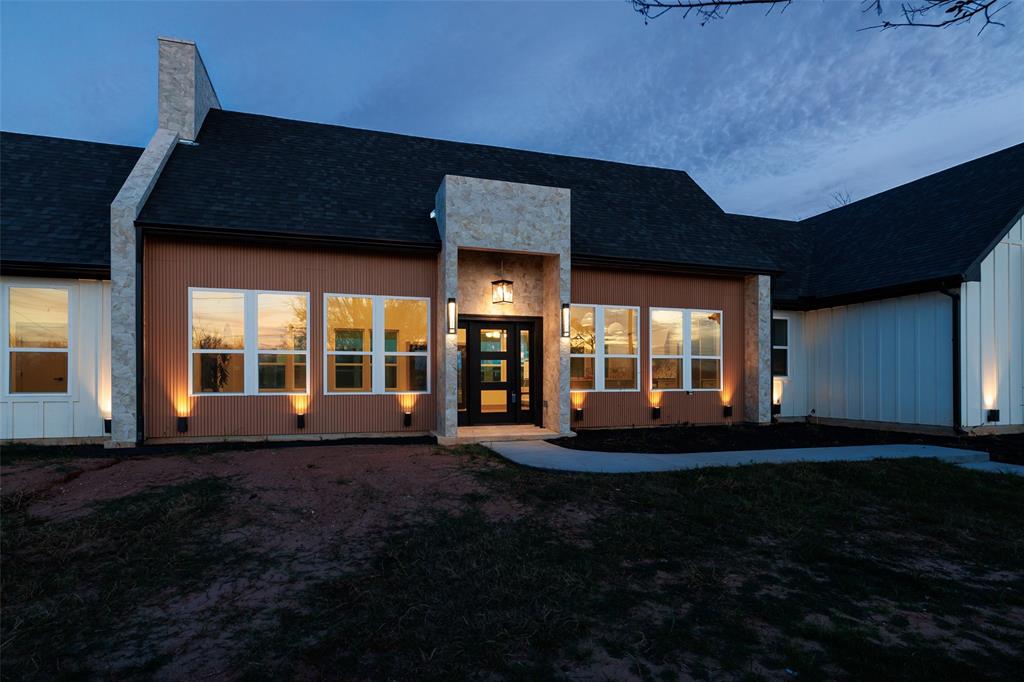 7404 N Sundance Drive