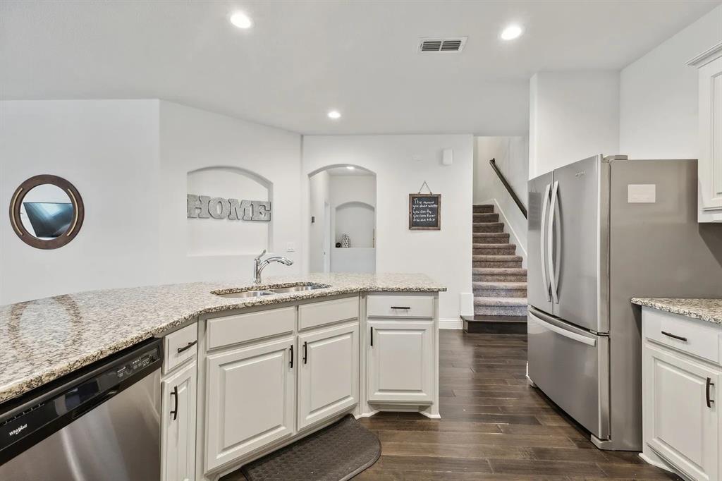 Vineyards Ph I, The - Residential Lease