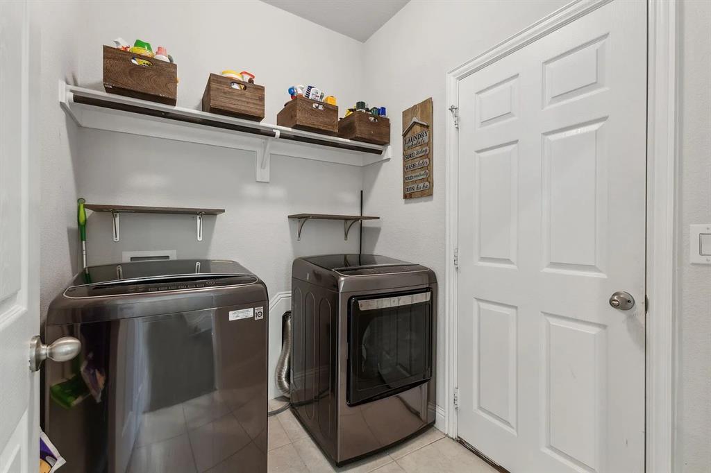 Vineyards Ph I, The - Residential Lease