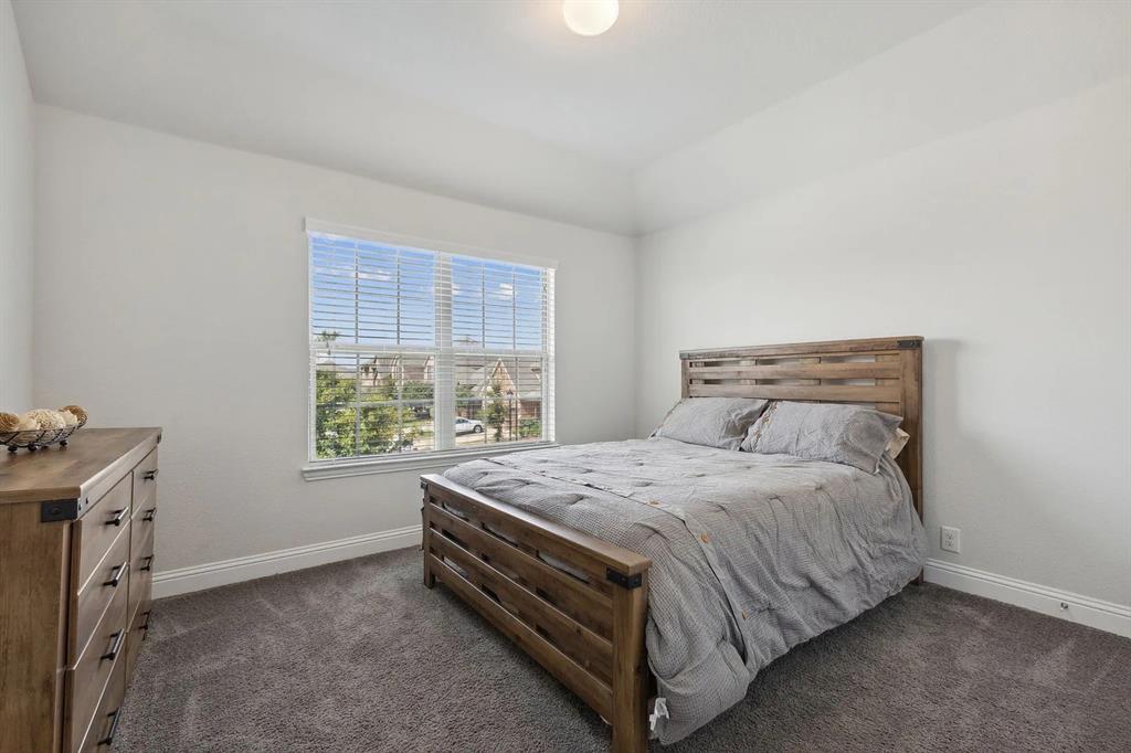 Vineyards Ph I, The - Residential Lease