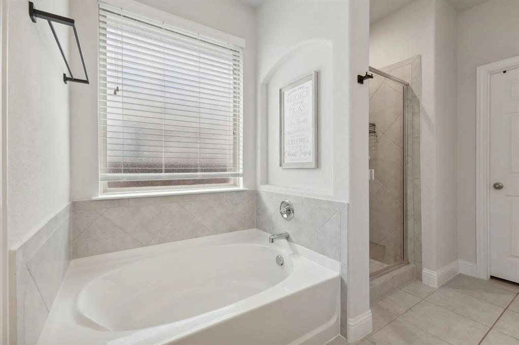 Vineyards Ph I, The - Residential Lease