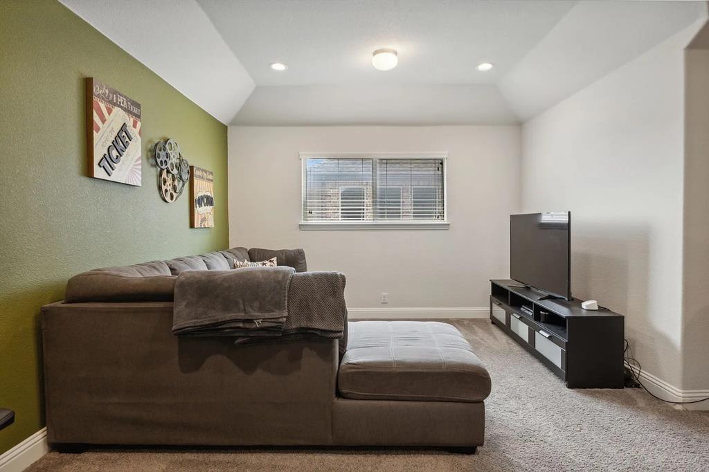 Vineyards Ph I, The - Residential Lease