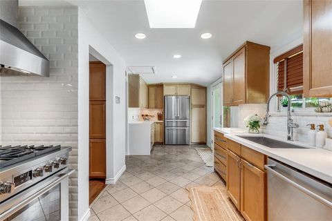 Tiny photo for 4620 Southern Avenue, Highland Park, TX 75209 (MLS # 21083136)