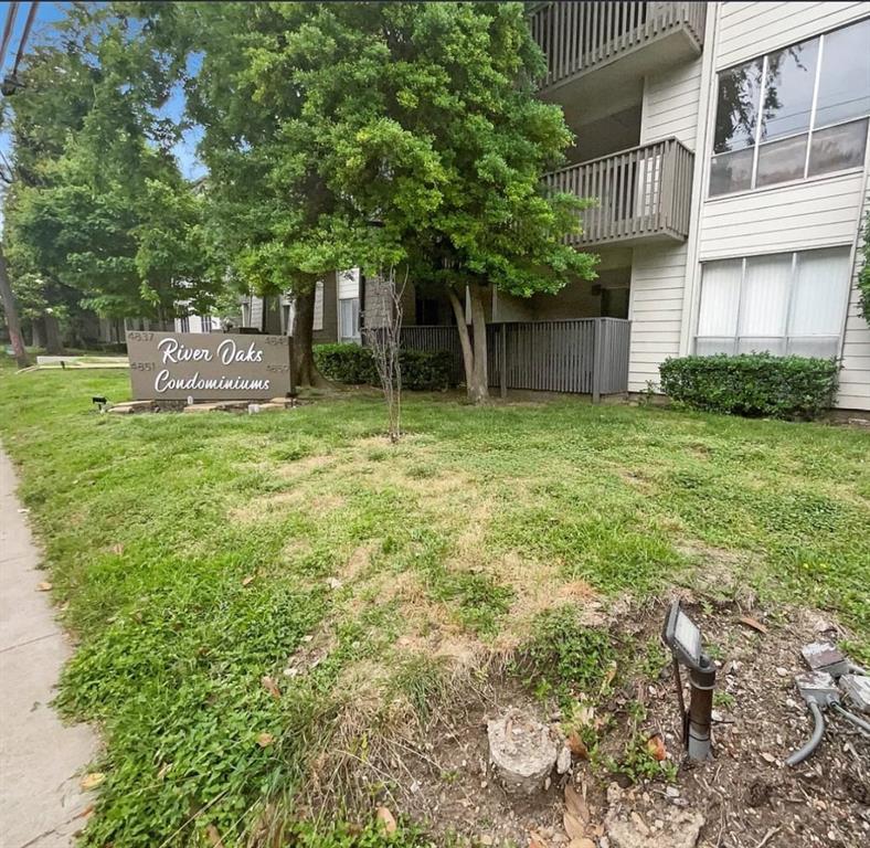 River Oaks Condos - Residential