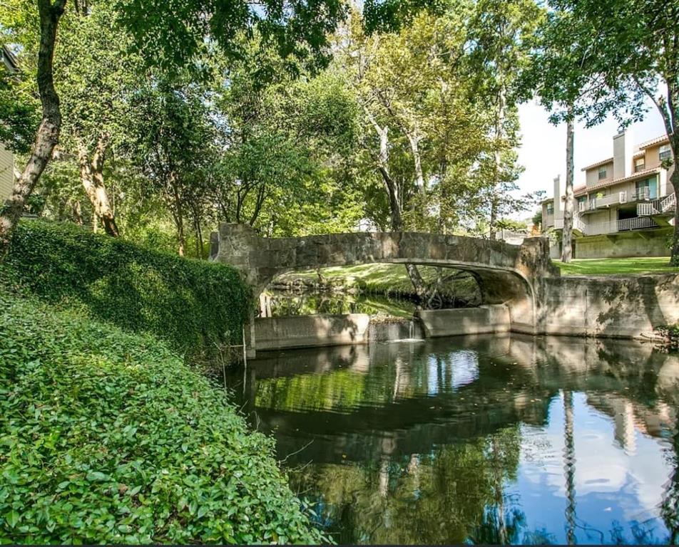 River Oaks Condos - Residential