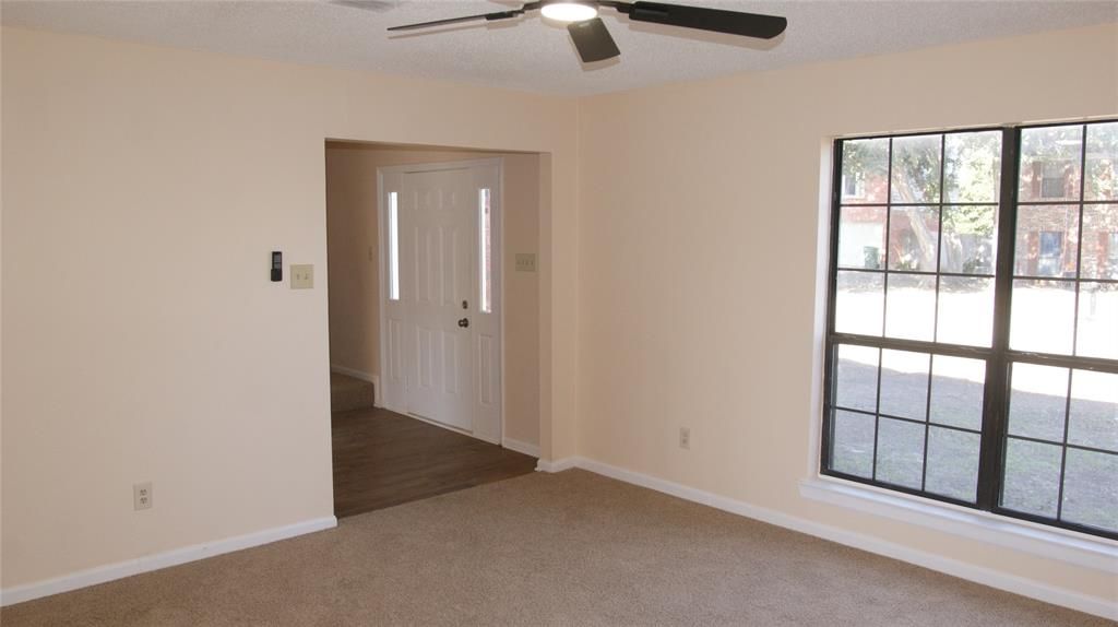 Photo of 610 Squaw Creek Court, Arlington, TX 76018 (MLS # 21208134)