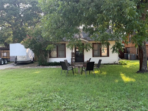 Photo of 1007 S Bassett Street, Eastland, TX 76448 (MLS # 21311406)