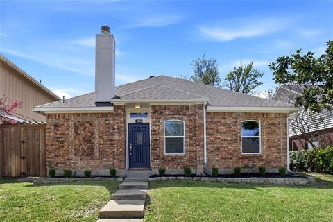 Photo of 2206 Arbor Creek Drive, Carrollton, TX 75010 (MLS # 21220773)