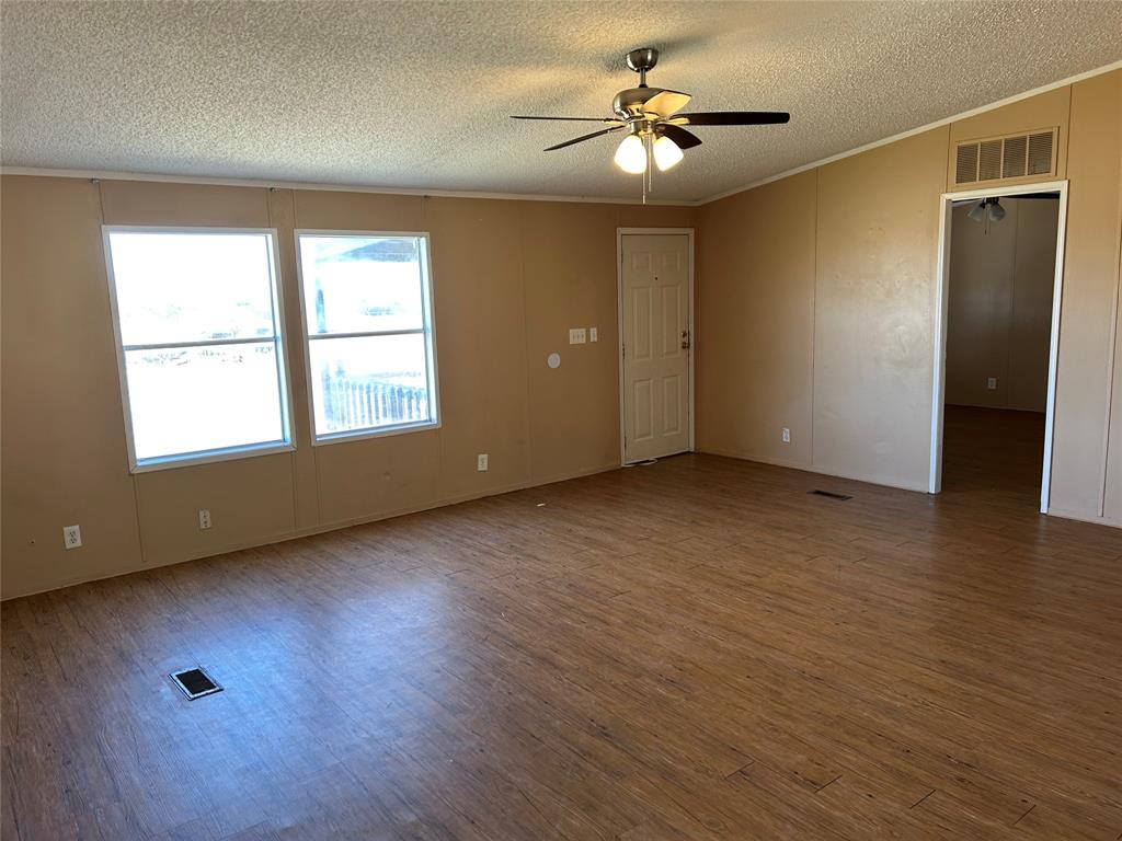 Oak Meadows Ph IV - Residential Lease