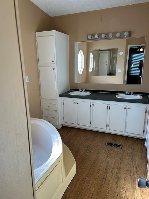 Oak Meadows Ph IV - Residential Lease