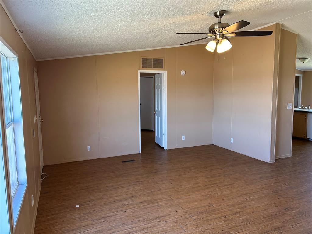 Oak Meadows Ph IV - Residential Lease