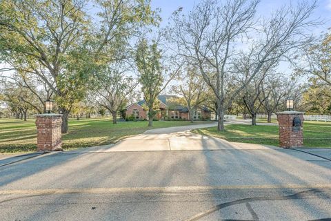 10008 Flight Plan Drive Granbury TX 76049