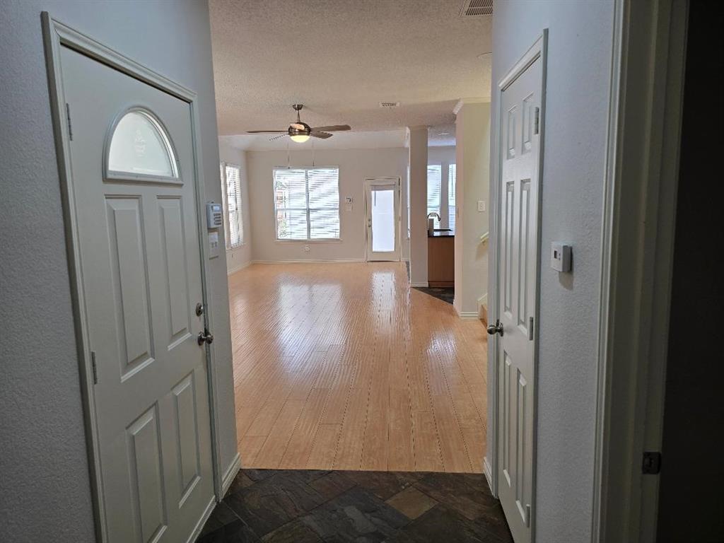 Lloyd Add Tr 8 - Residential Lease