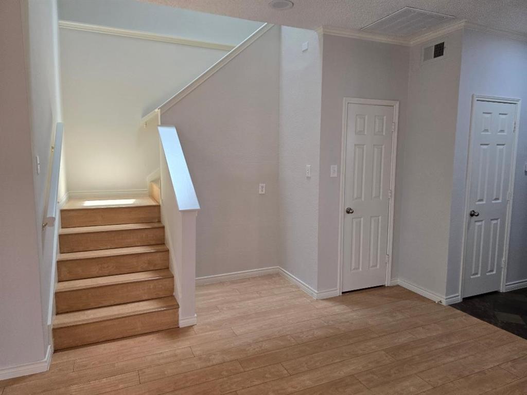 Lloyd Add Tr 8 - Residential Lease