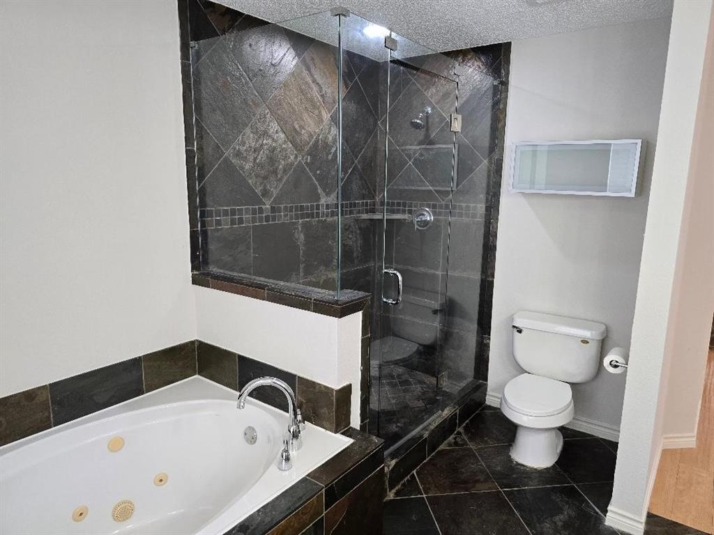 Lloyd Add Tr 8 - Residential Lease