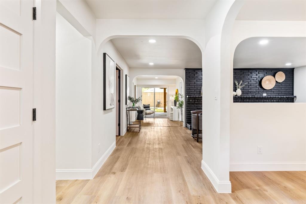 3322 Royal Lane