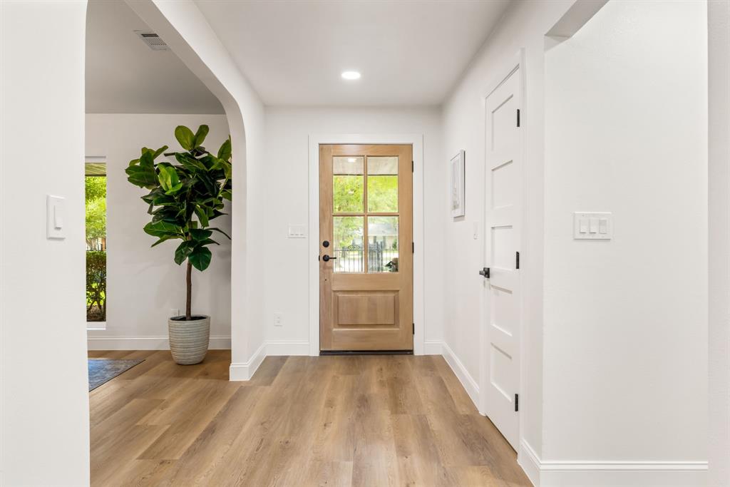 3322 Royal Lane