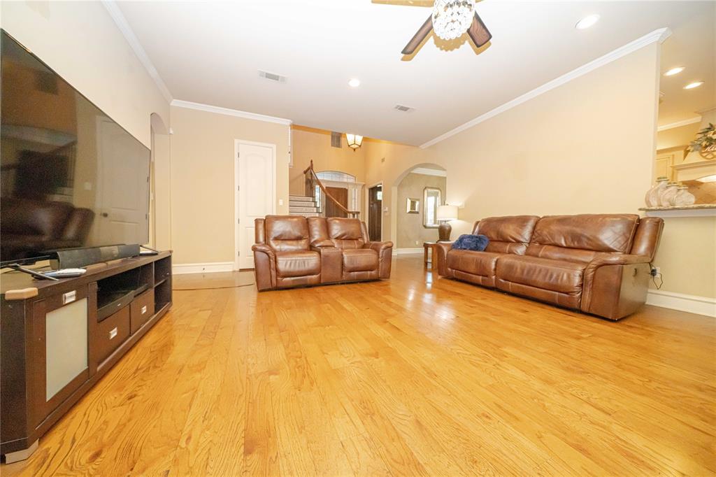 7913 Forest View Court