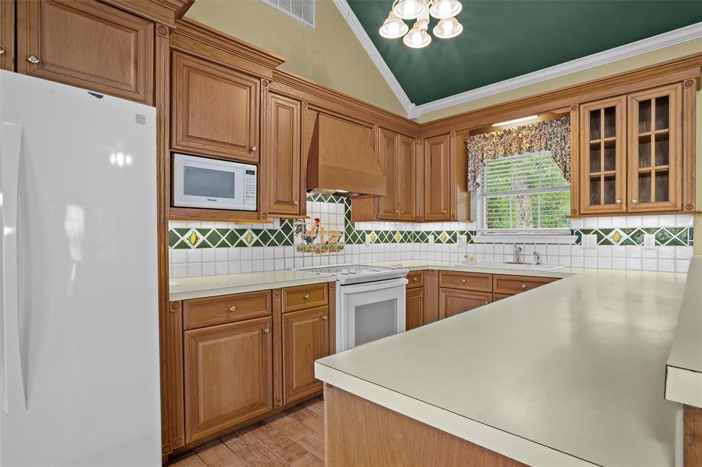 Hemphill, Texas 75959, United States, 4 Bedrooms Bedrooms, ,4 BathroomsBathrooms,Residential,Active,106661