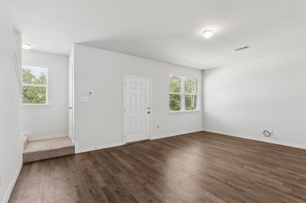 5620 Shore Point Trail