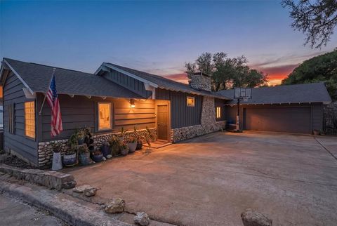 4015 Crescent Drive Granbury TX 76049