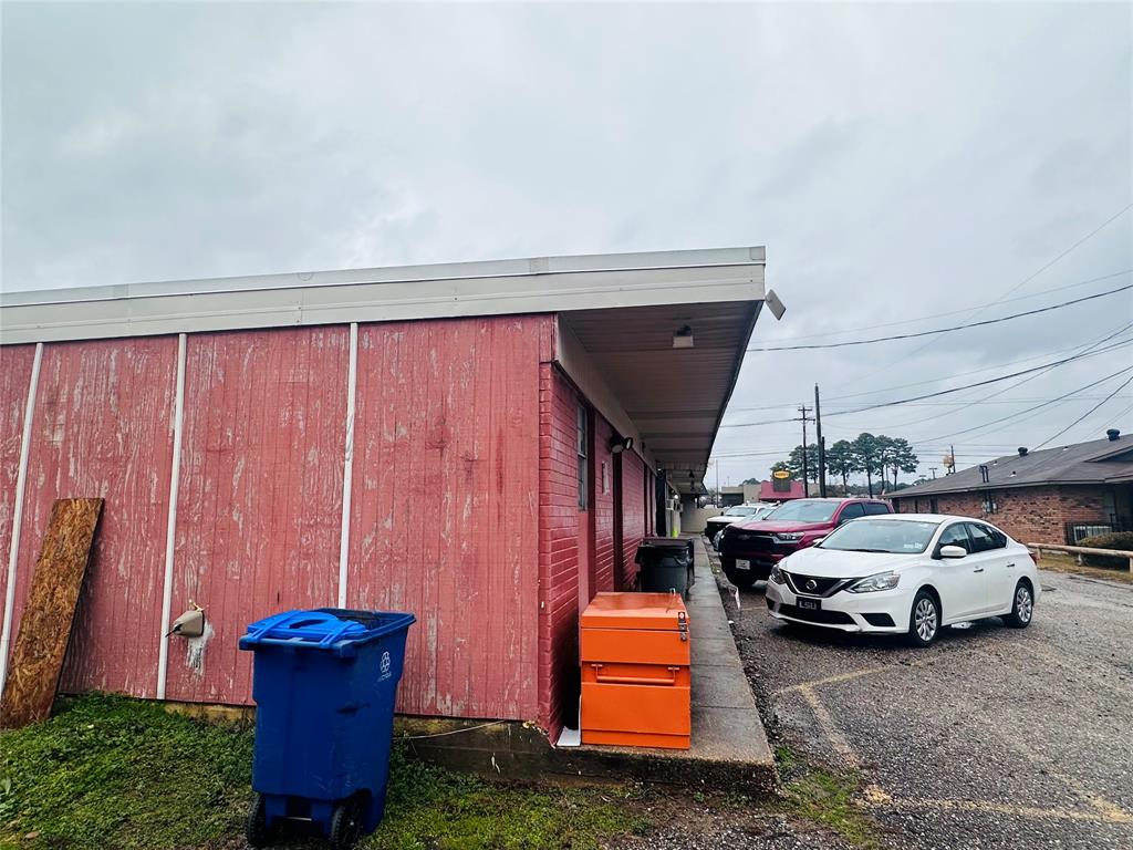 Yancys Southern Hils - Commercial Lease