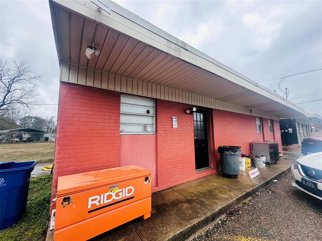 Yancys Southern Hils - Commercial Lease