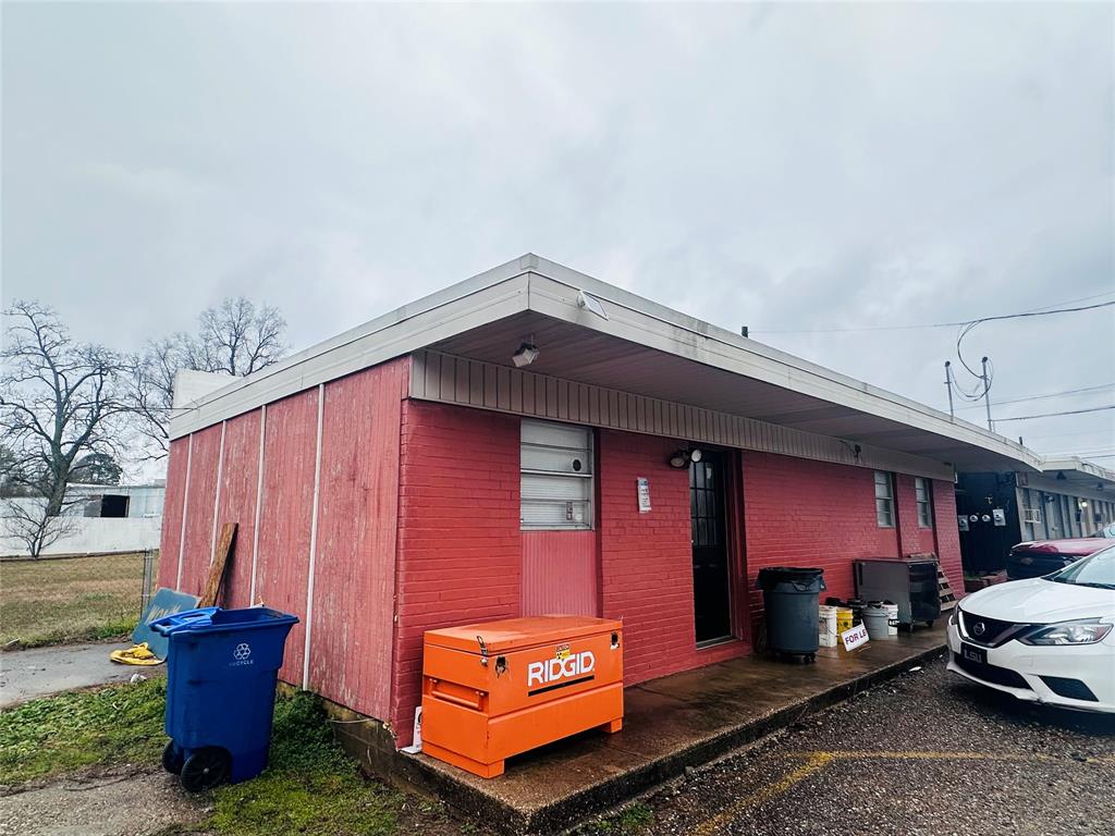 Yancys Southern Hils - Commercial Lease